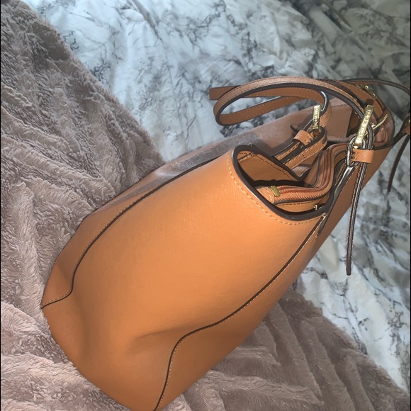 Tory Burch Cardamom colored tote purse - Picture 3 of 6